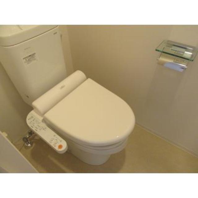 トイレ　※写真は同タイプ住戸です。