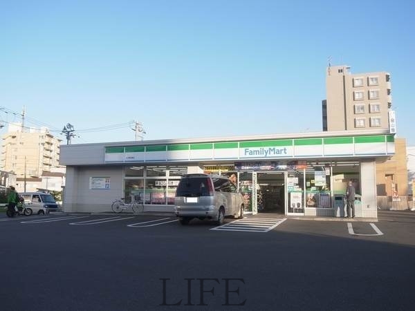 コンビニ　ファミリーマート札幌栄通店（コンビニ）まで341m