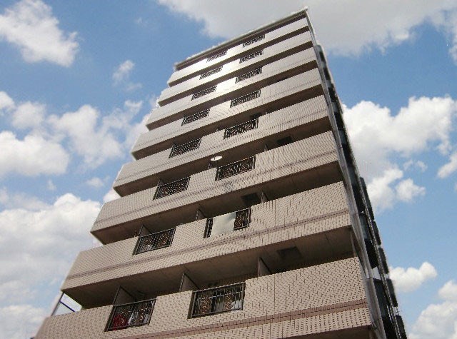 建物外観　河川敷も近くてのどかな街並みです♪