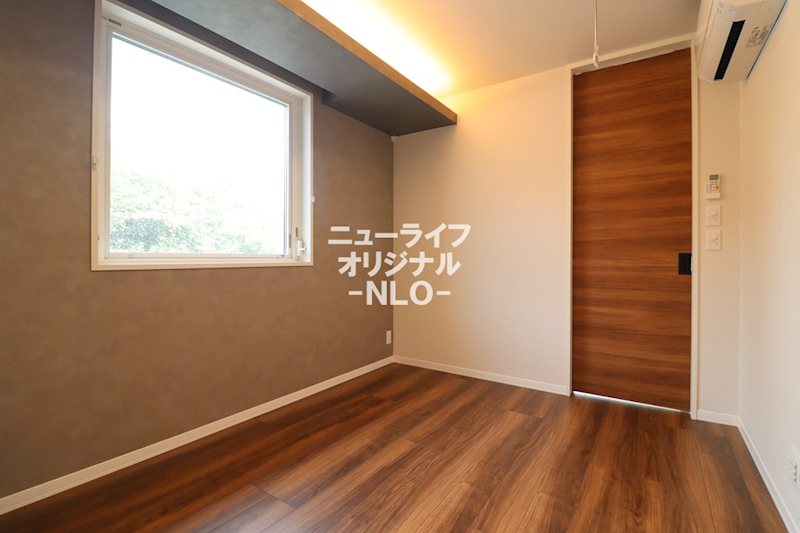 その他部屋・スペース　洋室6.1帖　間接照明で柔らかく空間を照らします。