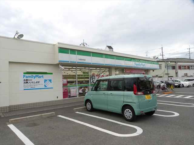 コンビニ　ファミリーマート（コンビニ）まで455m