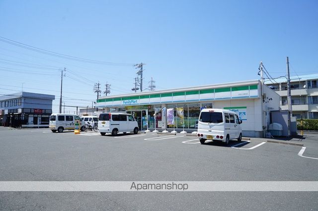 コンビニ　ファミリーマート（コンビニ）まで1384m
