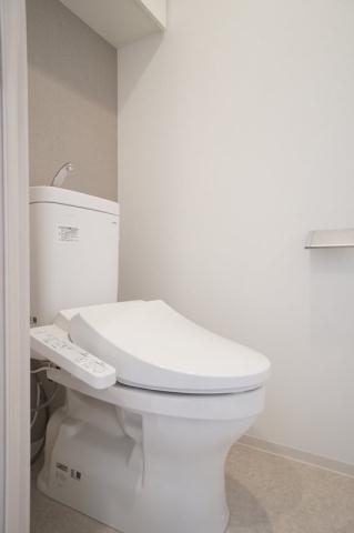 ＪＲ常磐線 北千住駅 徒歩13分 13階建 築5年のトイレ写真