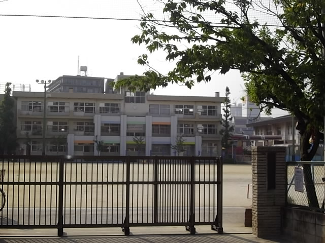 小学校　市川市立 鬼高小学校（小学校）まで666m