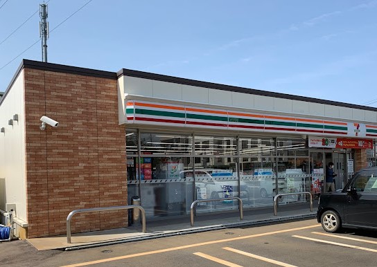 コンビニ　セブンイレブン長岡北中学校前店（コンビニ）まで448m