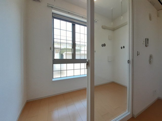 その他部屋・スペース　サンルーム。雨の日や冬でも安心して洗濯物が干せます！