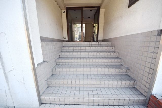 エントランス　★建物前エントランス★