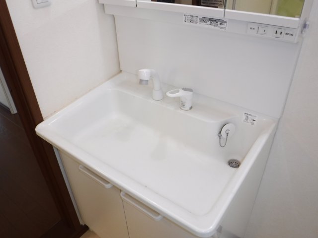洗面設備　他のお部屋の参考写真となります。