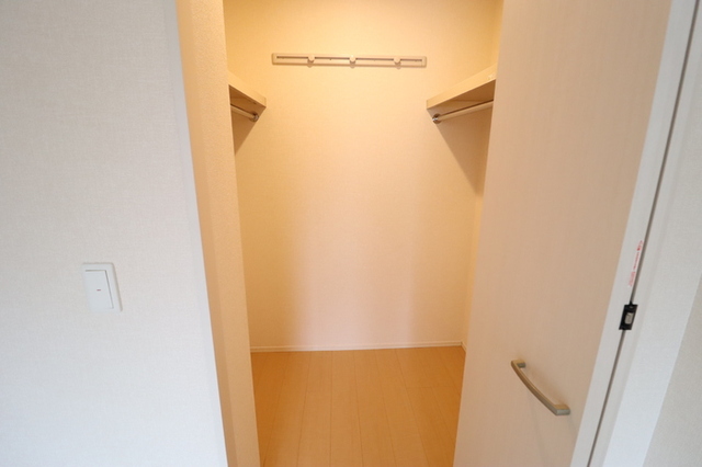 収納　ウォークインクローゼット