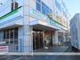 コンビニ　ファミリーマート西武東長崎駅前店（コンビニ）まで1018m
