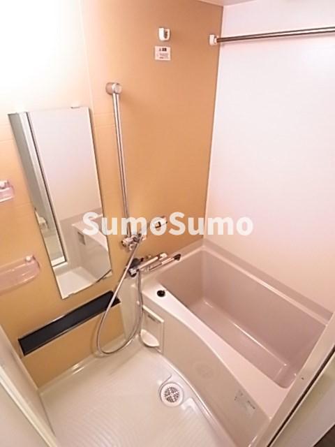 バス・シャワールーム　落ち着いた空間のお風呂です