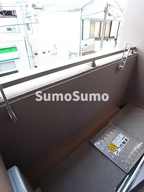 バルコニー　バルコニーからの眺めを楽しみながら食事をしませんか