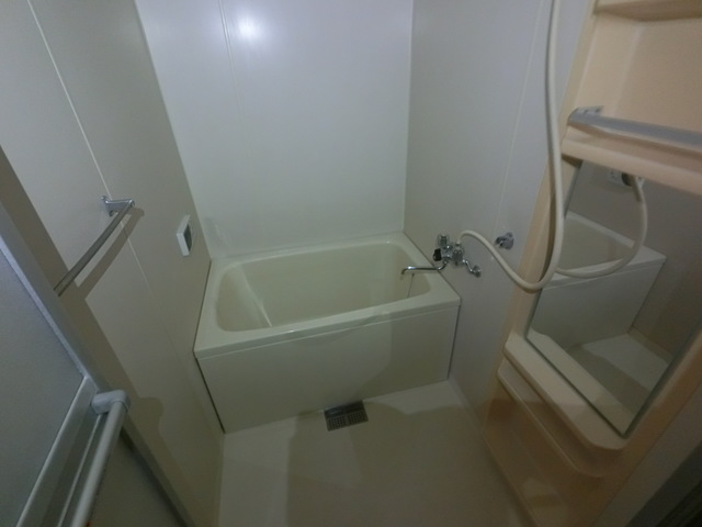 バス・シャワールーム　※別部屋参考写真