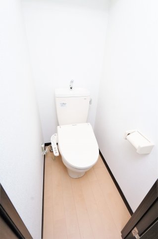 トイレ　参考写真（同物件別部屋）