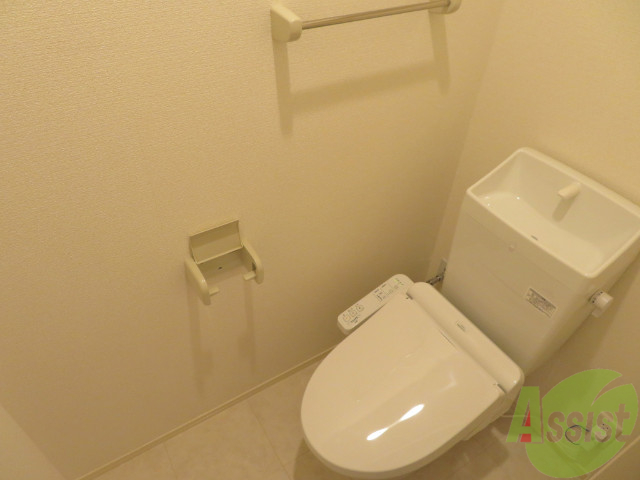 トイレ　トイレにはウォシュレットがついているので、助かります。