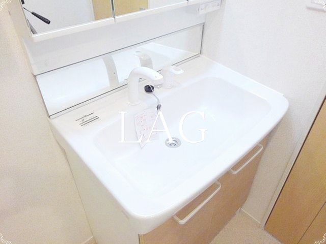 洗面設備　独立洗面台です。