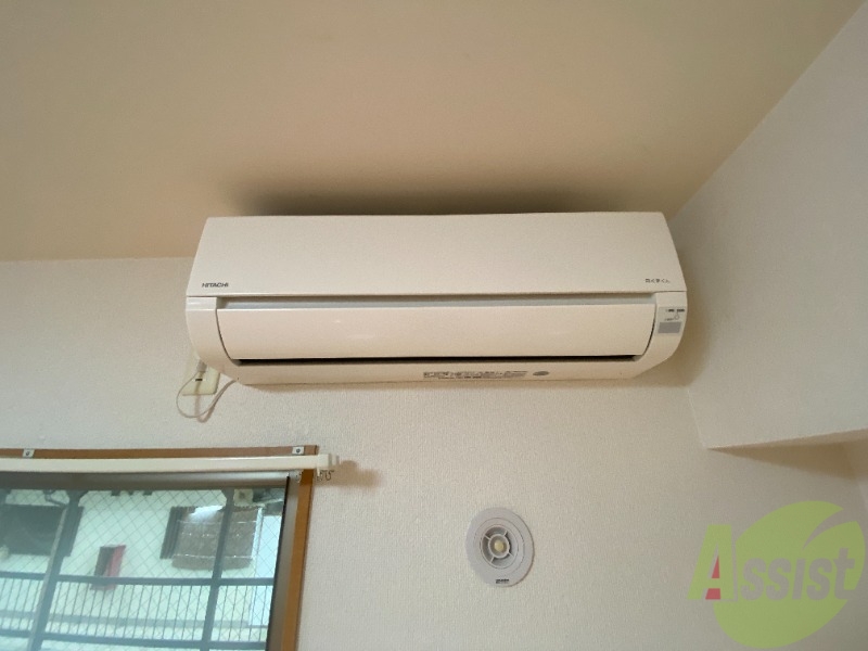 トイレ　エアコンが付いているので一年中快適に過ごせますね
