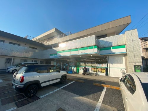 コンビニ　ファミリーマート 専大松戸高校前店（コンビニ）まで579m