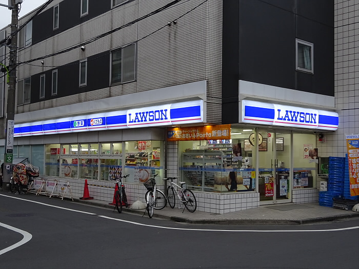 コンビニ　ローソン 世田谷三丁目店（コンビニ）まで465m