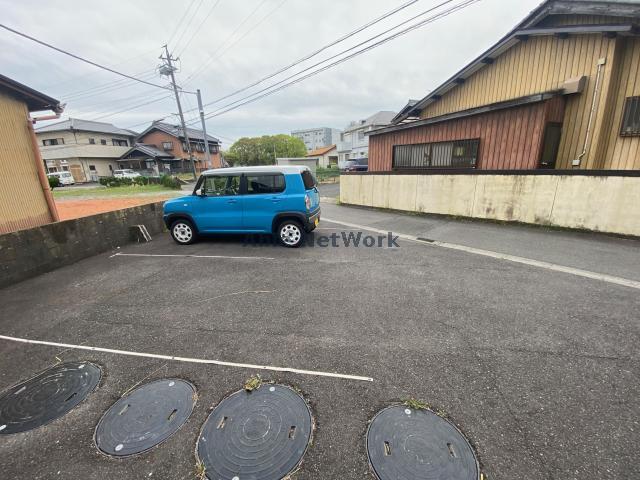 駐車場　駐車場