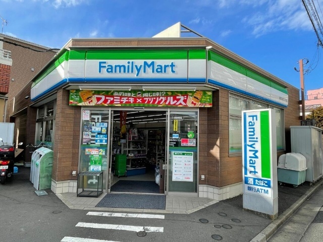 コンビニ　ファミリーマート豊島長崎三丁目店（コンビニ）まで257m