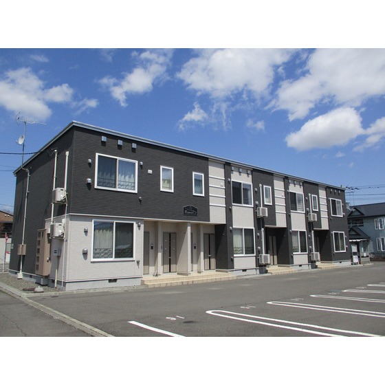 建物外観　駐車場
