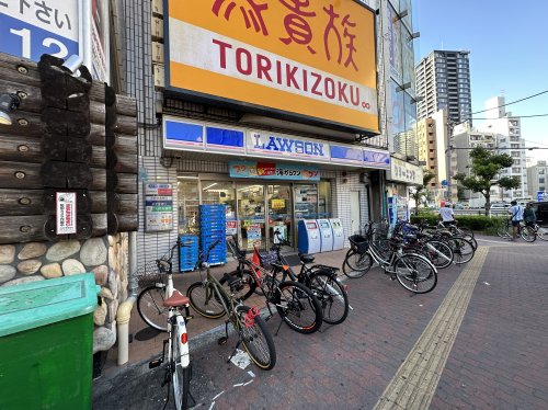 コンビニ　ローソン 大国町駅前店（コンビニ）まで90m