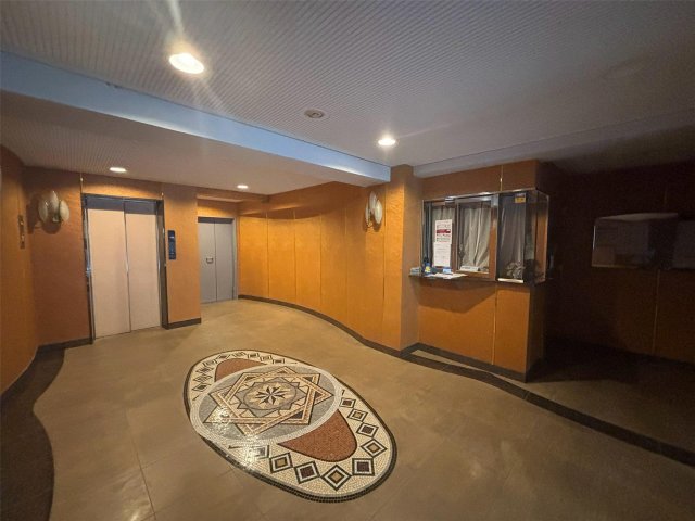 エントランス　建物の内部です
