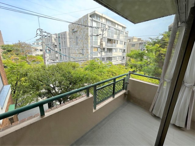 バルコニー　広々としたバルコニーです