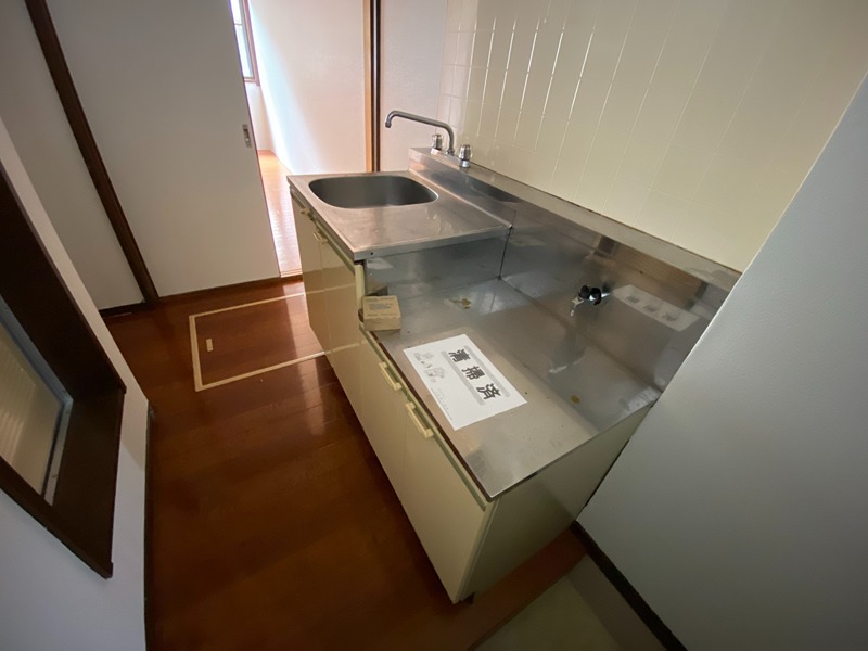 キッチン　※他号室の参考写真となります