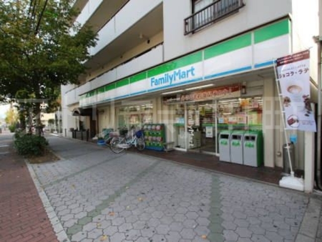 コンビニ　ファミリーマート針中野二丁目店（コンビニ）まで111m