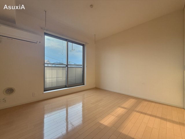 居室・リビング　別タイプのお部屋の写真です