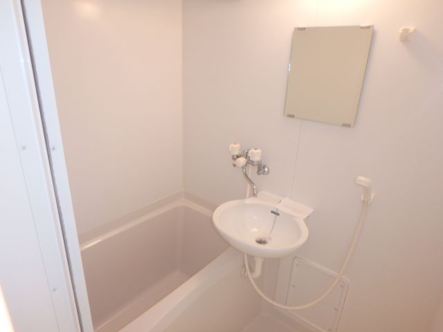 バス・シャワールーム　他のお部屋の参考写真となります。