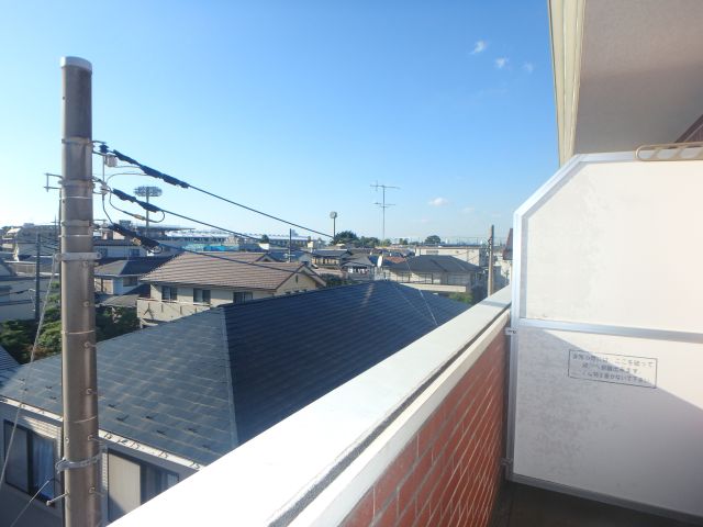 バルコニー　他のお部屋の参考写真となります。
