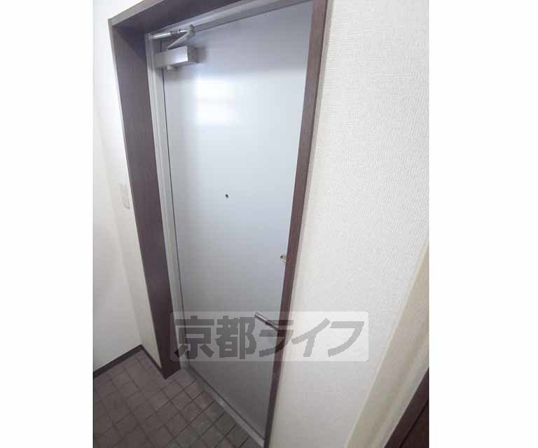 その他設備　しっかりとしたドアです。