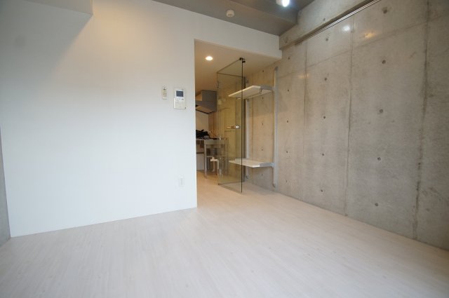 その他部屋・スペース　清潔感のあるフローリングのお部屋です