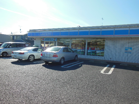 コンビニ　ローソン 成田51号通店（コンビニ）まで600m