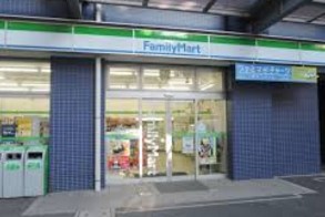コンビニ　ファミリーマート勝どき三丁目店（コンビニ）まで200m