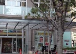 コンビニ　セブンイレブン勝どきグロウスタウン店（コンビニ）まで328m