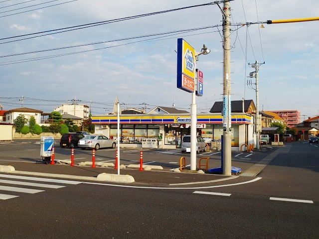 コンビニ　ミニストップ（コンビニ）まで270m