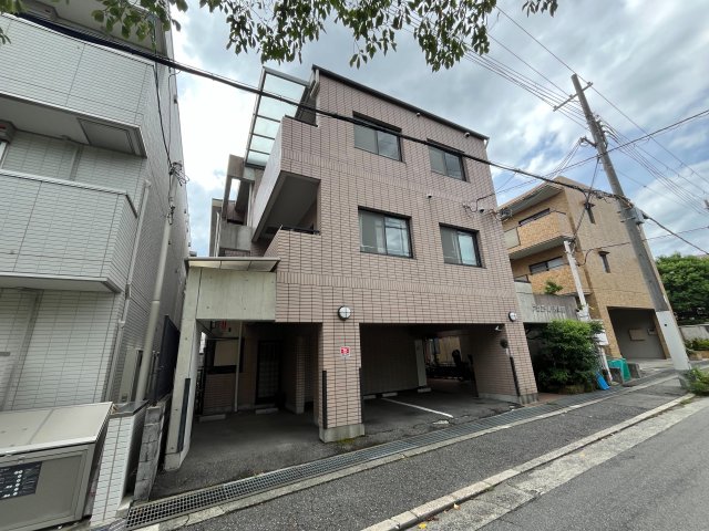アヴニール苦楽園の外観写真