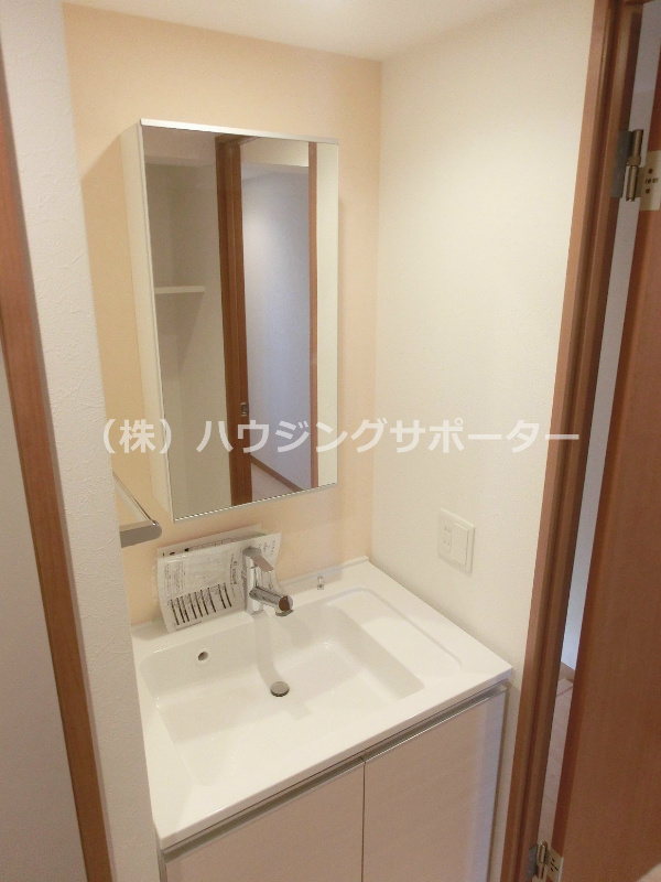 洗面設備　洗面台も洗練された印象です。シンプルでお洒落です！