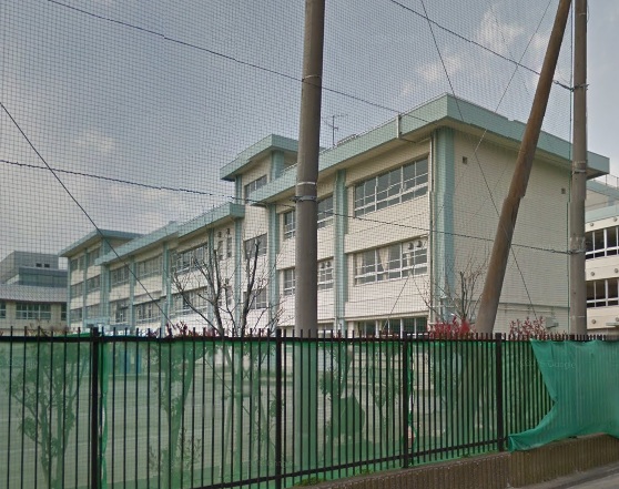 中学校　川崎市西中原中学校（中学校）まで466m