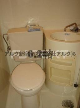 歌舞伎町ダイヤモンドパレスのトイレ写真