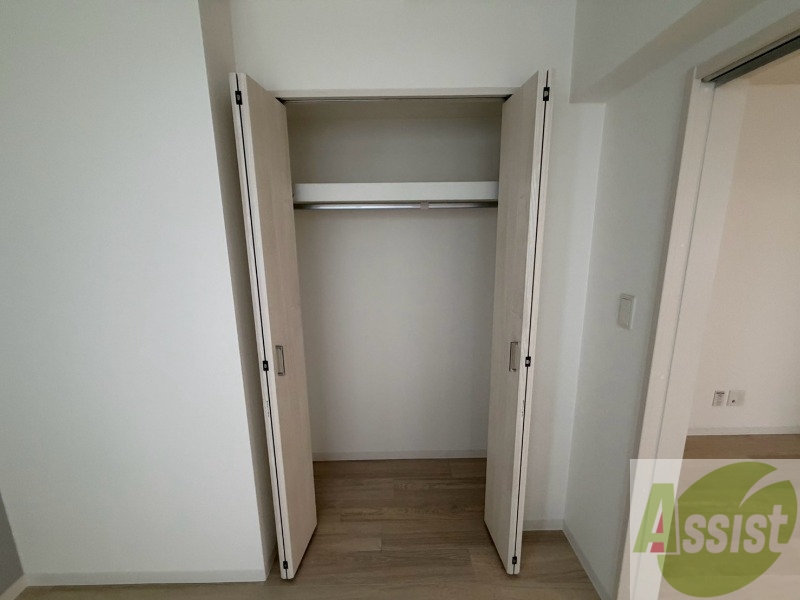 収納　寝室の収納です。部屋がすっきり片付きます。