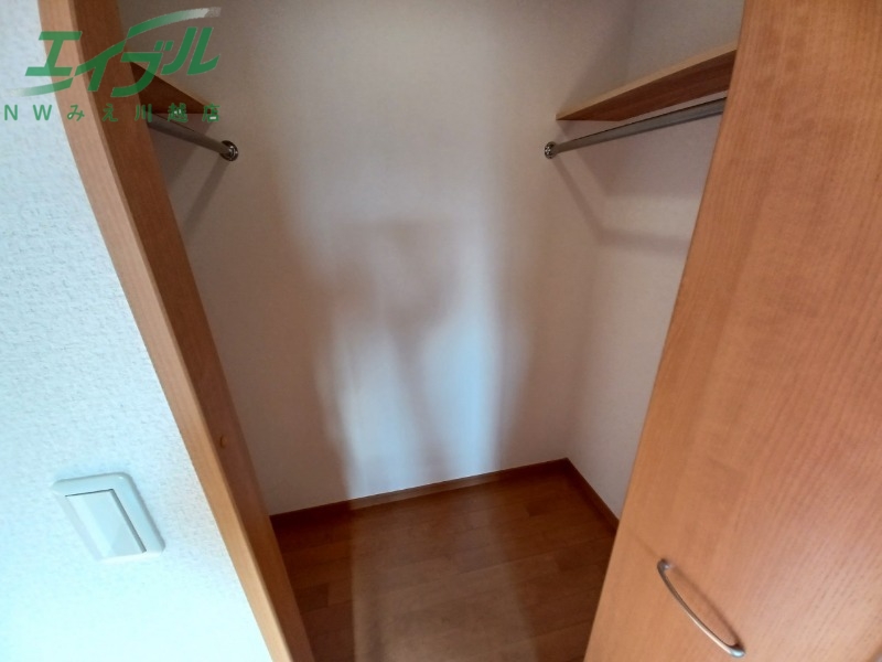 収納　別部屋反転参考写真です