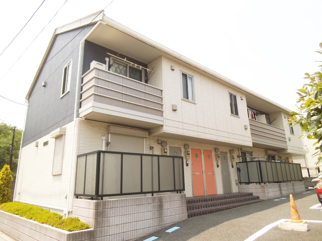 建物外観　閑静な住宅街に立地している2階建てアパート♪