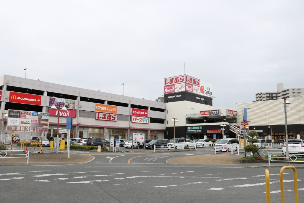ショッピングセンター　ジャガータウン（ショッピングセンター）まで497m