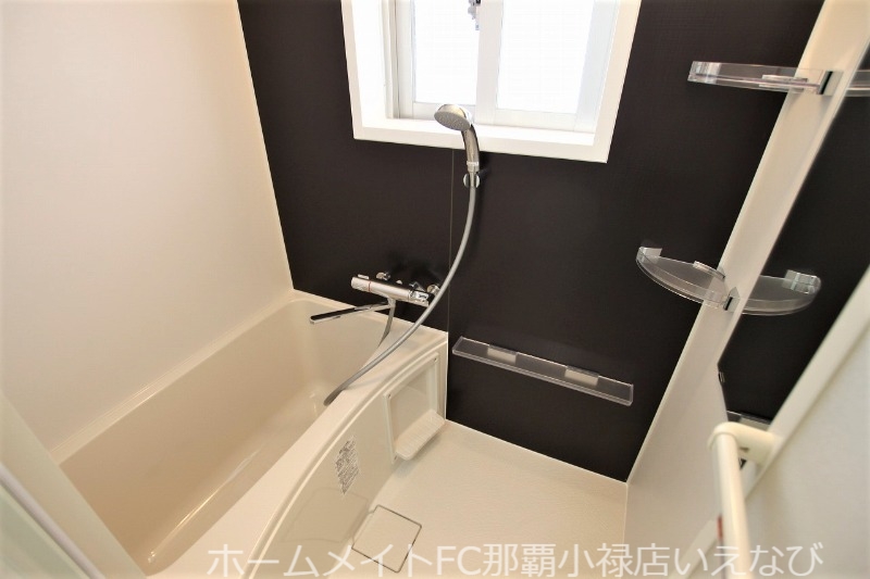 バス・シャワールーム　※別部屋の室内写真となります。