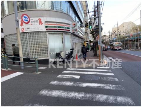 コンビニ　セブンイレブン 大森駅西口店（コンビニ）まで63m